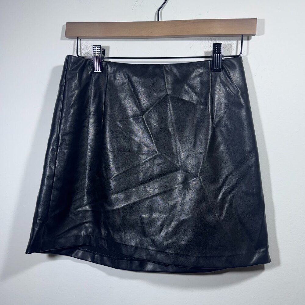 Abercrombie & Fitch Womens Black Faux Vegan Leather Mini Skirt sz S Old Money
